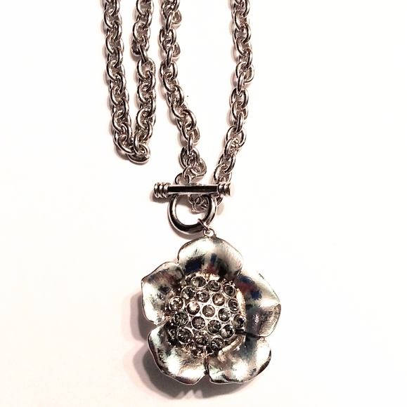 Crystal Flower Necklace - Picture 3 of 3